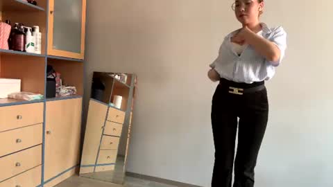 Elly online show from 07.20.26