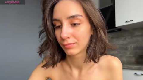 Snapshot of ellzabeth_ellison chatting on 03.06.25 Im online Fri Sun Mon Tue Thu Fri Sat3 from 1000 online show from 03.06.25