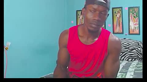 Snapshot of elmiltonnjakee chatting on 02.14.26 elmiltonnjakee online show from 02.14.26