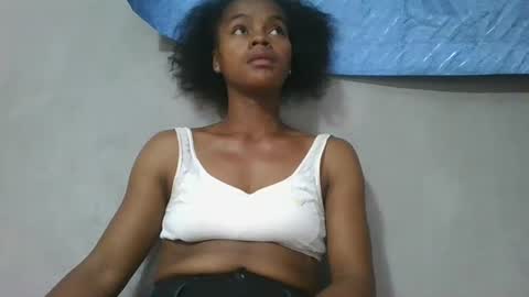 Snapshot of elodie228680 chatting on 05.11.26 elodie228680 online show from 05.11.26