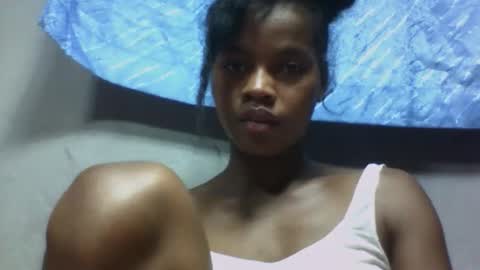 Snapshot of elodie228680 chatting on 05.20.26 elodie228680 online show from 05.20.26