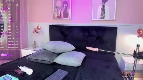 Elodie  online show from 10.29.25