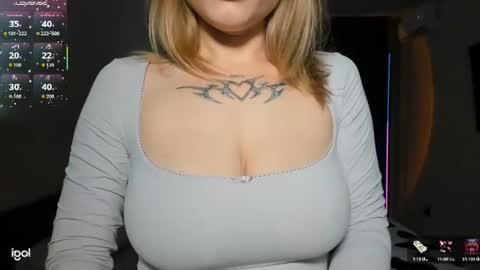Snapshot of elsa_casta chatting on 07.24.26 elsa_casta online show from 07.24.26