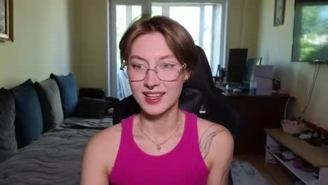 Snapshot of elsaangel chatting on 06.18.26 elsaangel online show from 06.18.26