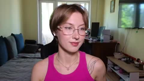 Snapshot of elsaangel chatting on 06.18.26 elsaangel online show from 06.18.26