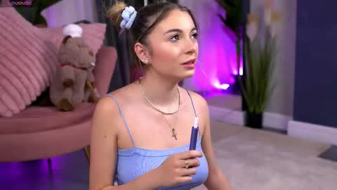 Snapshot of elsasolace chatting on 10.18.25 Adina online show from 10.18.25