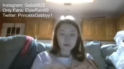 Snapshot of elsierain469 chatting on 12.21.25 Elsie Rain online show from 12.21.25