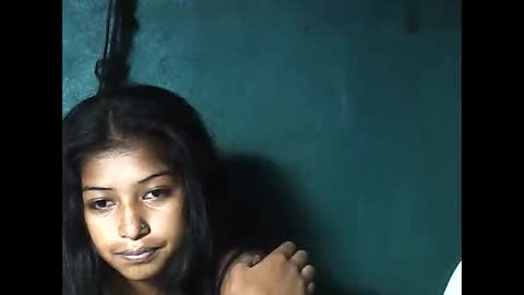 elynah195043 online show from 05.19.26