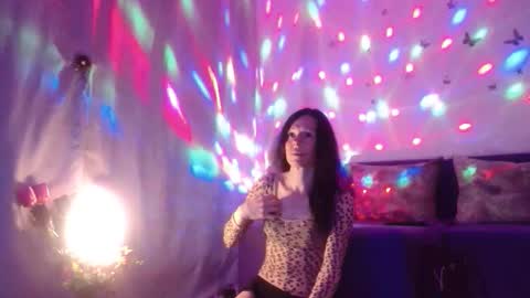 Snapshot of elysasun chatting on 04.15.26 Elisa online show from 04.15.26