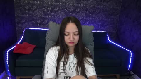 Snapshot of elyslunar_ chatting on 12.07.24 Call me Elis online show from 12.07.24