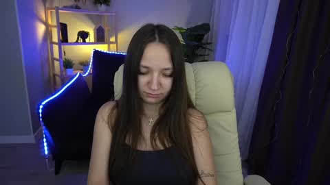 Snapshot of elyslunar_ chatting on 02.02.25 Call me Elis online show from 02.02.25