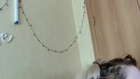 Elza Kom online show from 04.05.26