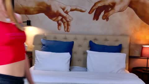 Snapshot of elza_hofffman chatting on 09.14.25 Chloyka online show from 09.14.25