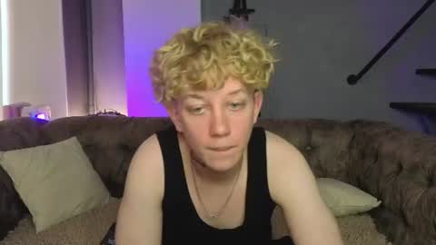 Snapshot of em_chipsi chatting on 07.24.26 em_chipsi online show from 07.24.26