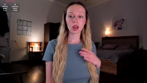 Snapshot of em_emilie chatting on 02.20.26 Emilie online show from 02.20.26