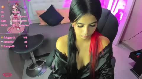 Snapshot of emalinda__hills chatting on 02.01.25 EMA online show from 02.01.25