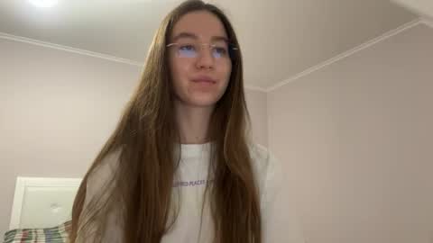 Snapshot of emberfamn chatting on 04.28.26 Alina online show from 04.28.26