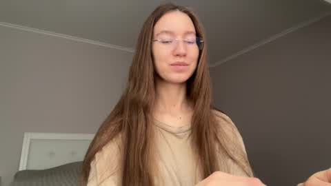 Snapshot of emberfamn chatting on 05.21.26 Alina online show from 05.21.26
