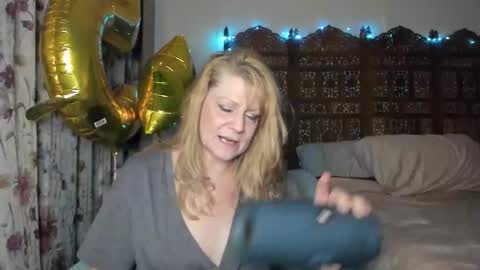 Ember Pheonixxx online show from 11.20.25