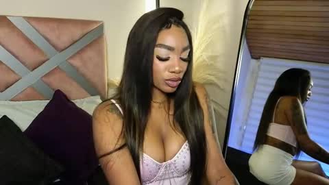 anyelii  online show from 02.15.25