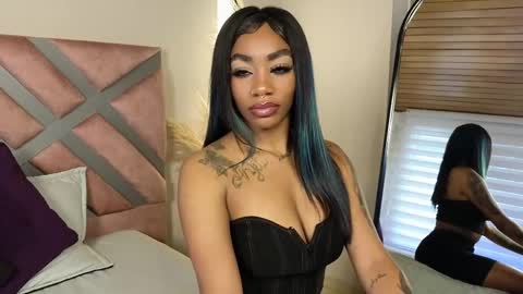 anyelii  online show from 03.04.25