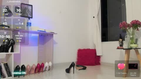 Snapshot of emely_garcia chatting on 05.06.26 Emely online show from 05.06.26