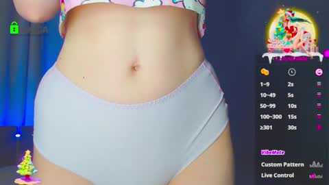 Snapshot of emelycrystal chatting on 12.28.24 Emely online show from 12.28.24