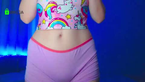 Snapshot of emelycrystal chatting on 09.30.25 Emely online show from 09.30.25