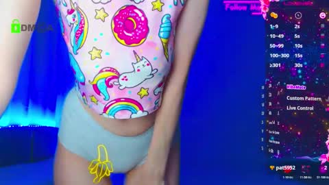 Snapshot of emelycrystal chatting on 11.05.25 Emely online show from 11.05.25