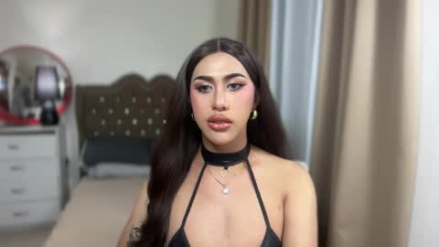 Snapshot of emelywest chatting on 02.22.26 EMELY online show from 02.22.26