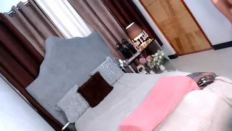 Snapshot of emerald_samara chatting on 01.16.25 Samara online show from 01.16.25