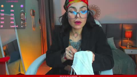 Esmeralda online show from 03.11.26