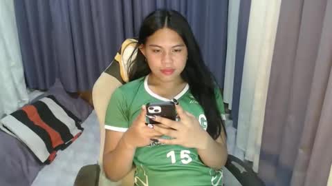 Snapshot of emere_kai_24xxx chatting on 06.11.26 Chelle dont forget to folloe me and thumps up online show from 06.11.26