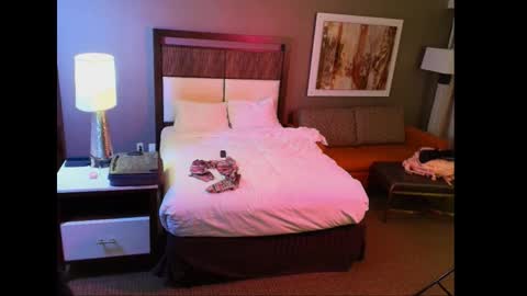 Emery Lune online show from 01.09.26