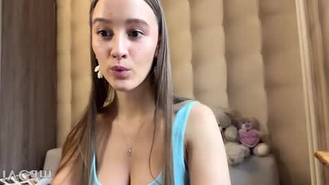 Snapshot of emi__ly chatting on 11.25.25 emi__ly online show from 11.25.25