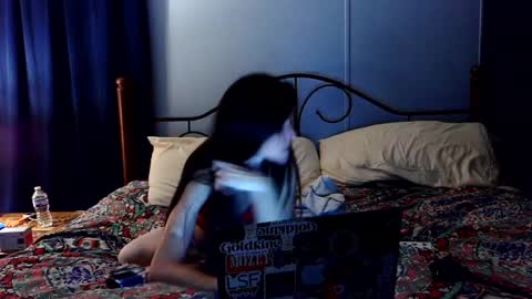 Snapshot of emi_dean87 chatting on 09.27.25 Emi dean online show from 09.27.25