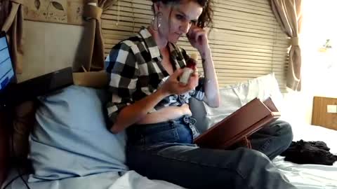 Snapshot of emi_dean87 chatting on 07.12.26 Emi dean online show from 07.12.26