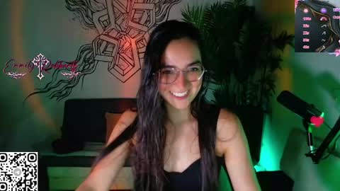 Snapshot of emi_roberts chatting on 05.12.26 Emmily Roberts online show from 05.12.26