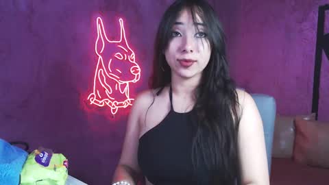 Snapshot of emiantonella_ chatting on 12.16.24 Antonella online show from 12.16.24