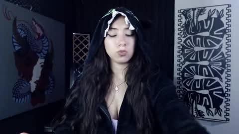 Snapshot of emiantonella_ chatting on 03.07.25 Antonella online show from 03.07.25