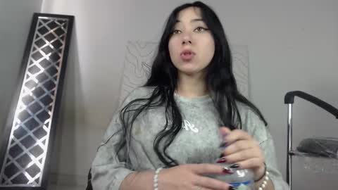 Snapshot of emiantonella_ chatting on 10.07.25 Antonella online show from 10.07.25