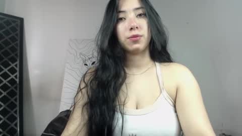 Snapshot of emiantonella_ chatting on 10.25.25 Antonella online show from 10.25.25