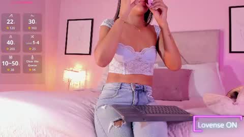 Snapshot of emiilyh_ chatting on 07.25.26 Emiilyh online show from 07.25.26