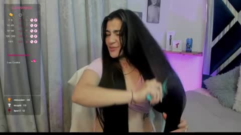 emilayton_ online show from 02.09.25