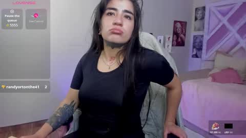 emilayton_ online show from 09.15.25