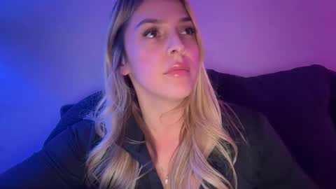 Snapshot of emilelovesyou chatting on 02.15.26 emilelovesyou online show from 02.15.26