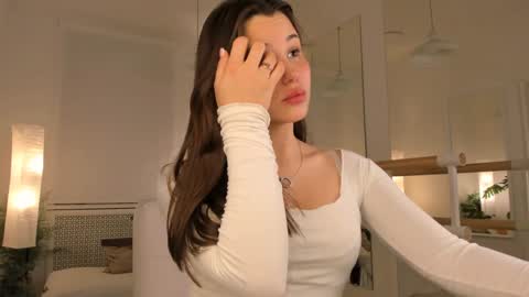 Snapshot of emilia_dream chatting on 01.27.25 emilia_dream online show from 01.27.25