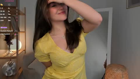 Snapshot of emilia_dream chatting on 02.03.25 emilia_dream online show from 02.03.25