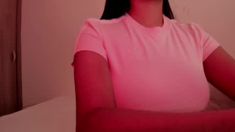 Snapshot of emilia_ghendle chatting on 01.22.25 Emilia Big Boobs online show from 01.22.25