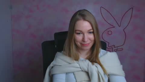 Snapshot of emilia_ilia chatting on 04.24.26 Emilia online show from 04.24.26